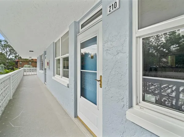 4720 LOCUST STREET NE #210, ST PETERSBURG, FL 33703