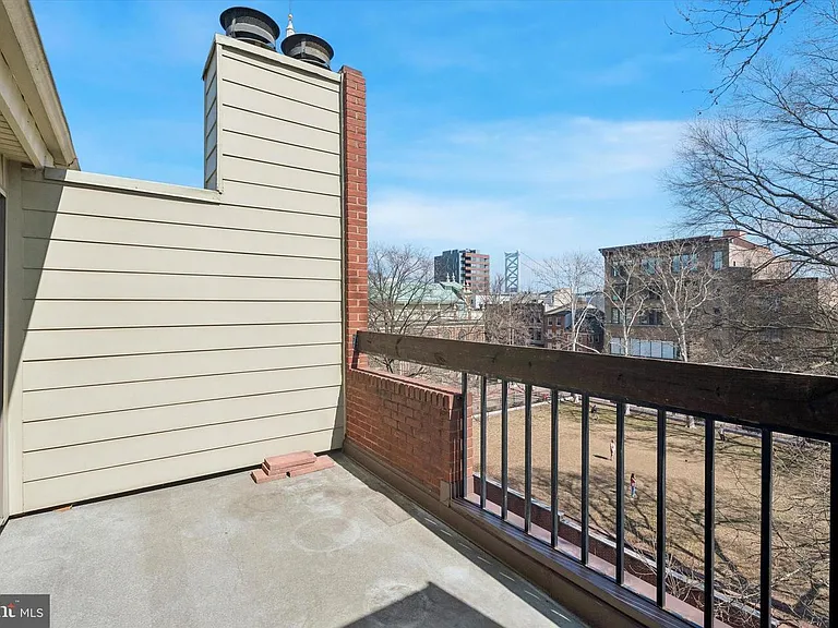 210 Church St #1C — Photo 13