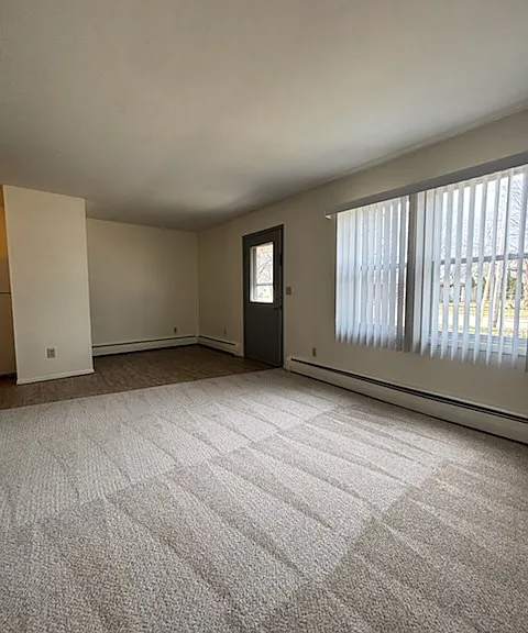 724 Waskin Dr #B — Photo 2