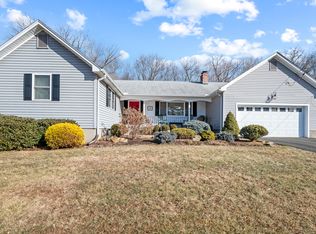40 Skyline Dr, East Hartford, CT 06118