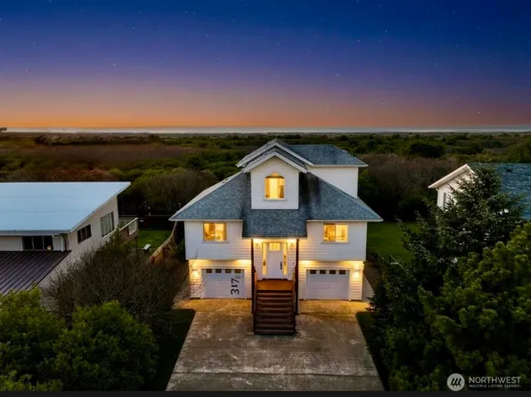 317 Sand Dune Avenue SW, Ocean Shores, WA 98569