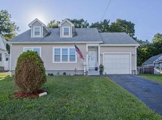 59 Queen St, Holyoke, MA 01040