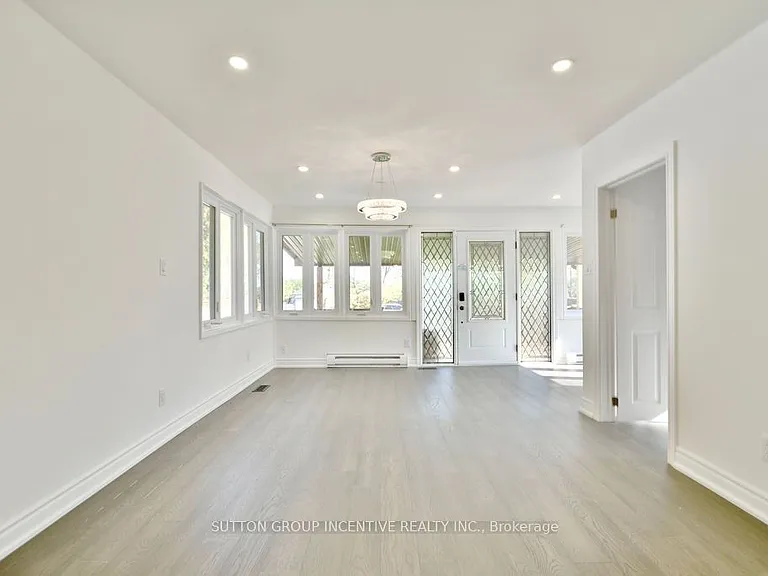1556 Houston Ave — Photo 18