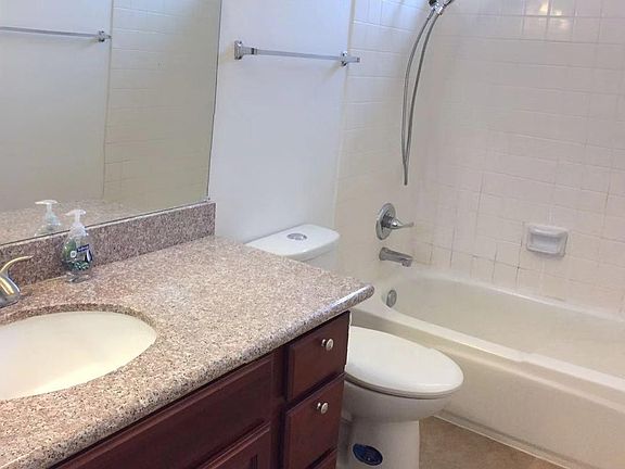 5th image of 2291 Warfield Way Unit D