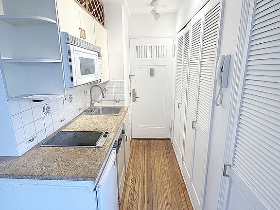 3rd image of 25 Tudor City Pl APT 723