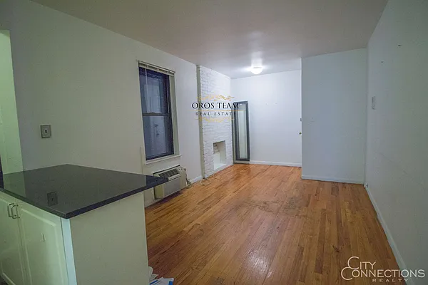 Rented by City Connections Realty | media 10