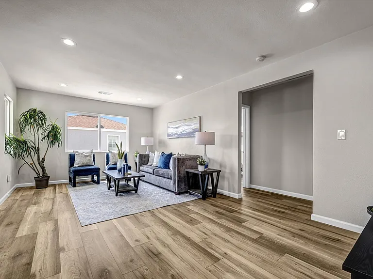 14431 Harvest Ave — Photo 5