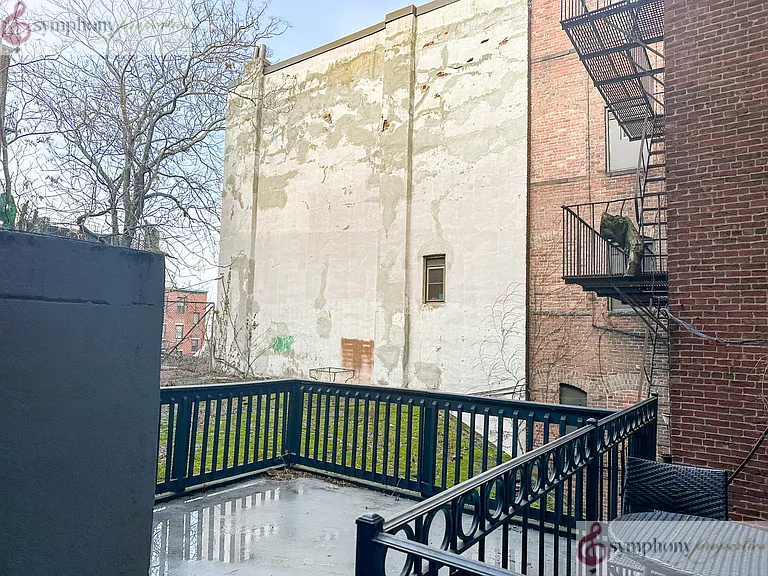 61 Phillips St #1 — Photo 8