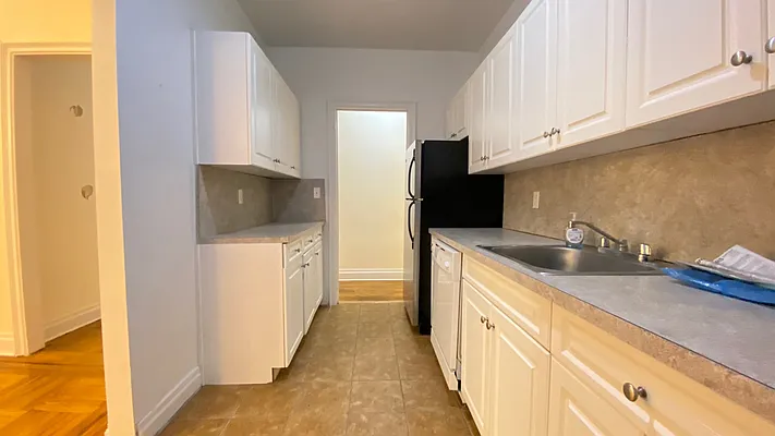 Rented by Contact Realty | media 32