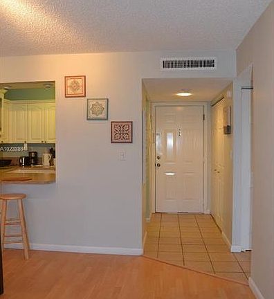 4th image of 9301 SW 92nd Ave APT 401-C