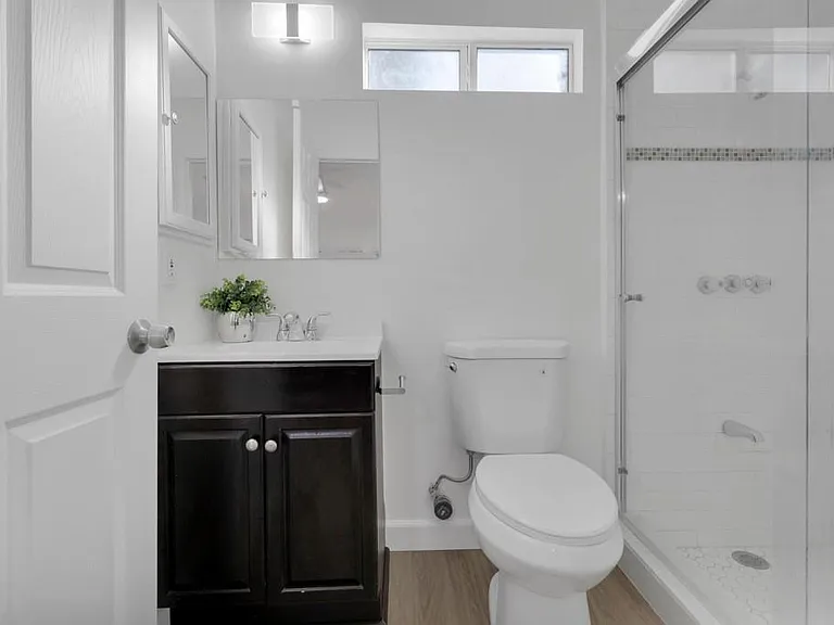 Bonus Room/Bathroom