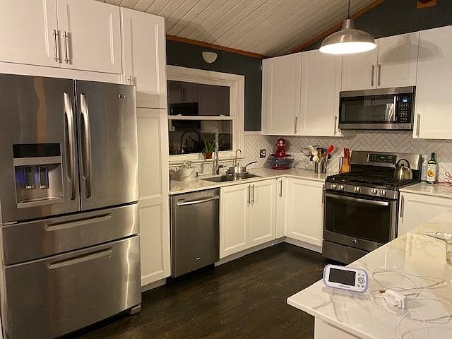 1st image of 205 210th Ave NE