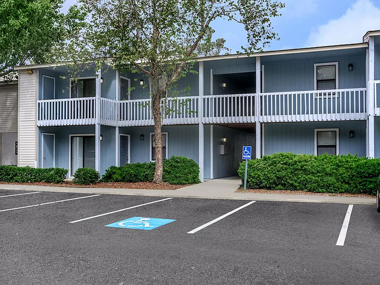 Kessler Point Apartment Homes — Photo 9
