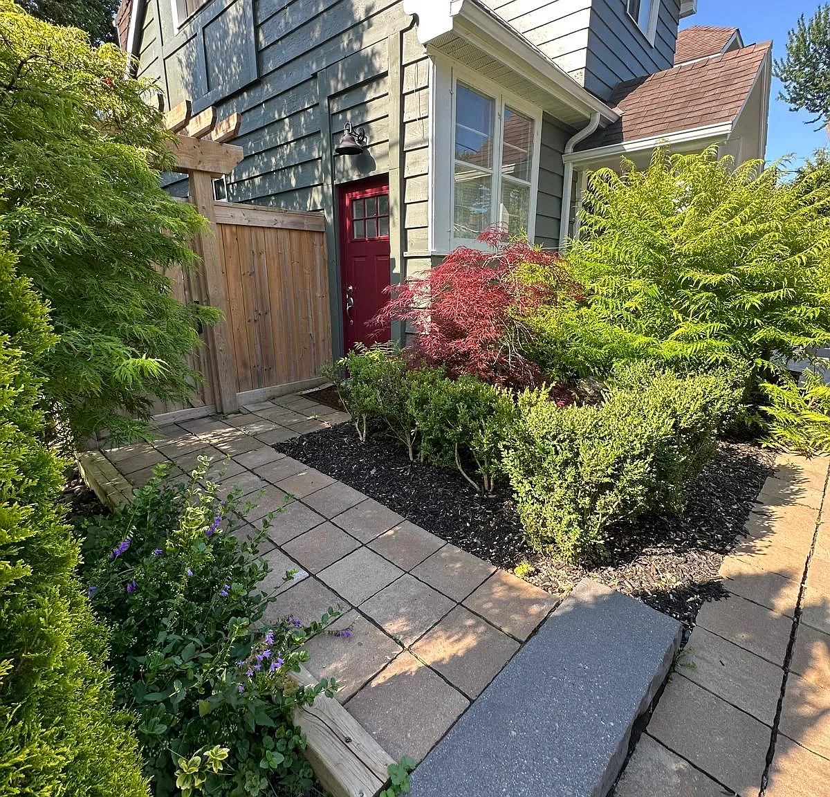 2 bed, $1,900 — Photo 1