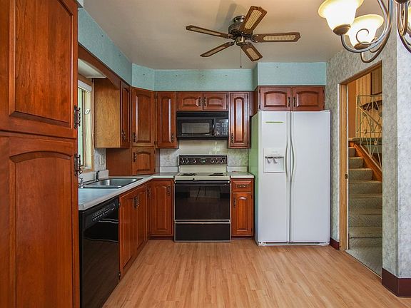2nd image of 601 W 63rd Ave