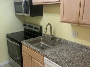 17 Erick Rd APT 1, Mansfield, MA 02048