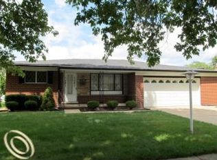 32456 Barkley St, Livonia, MI 48154