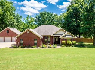 11 Alexis Dr, Cabot, AR 72023