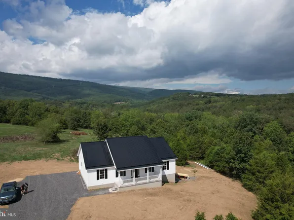928 Quantico Trl, Maysville, WV 26833