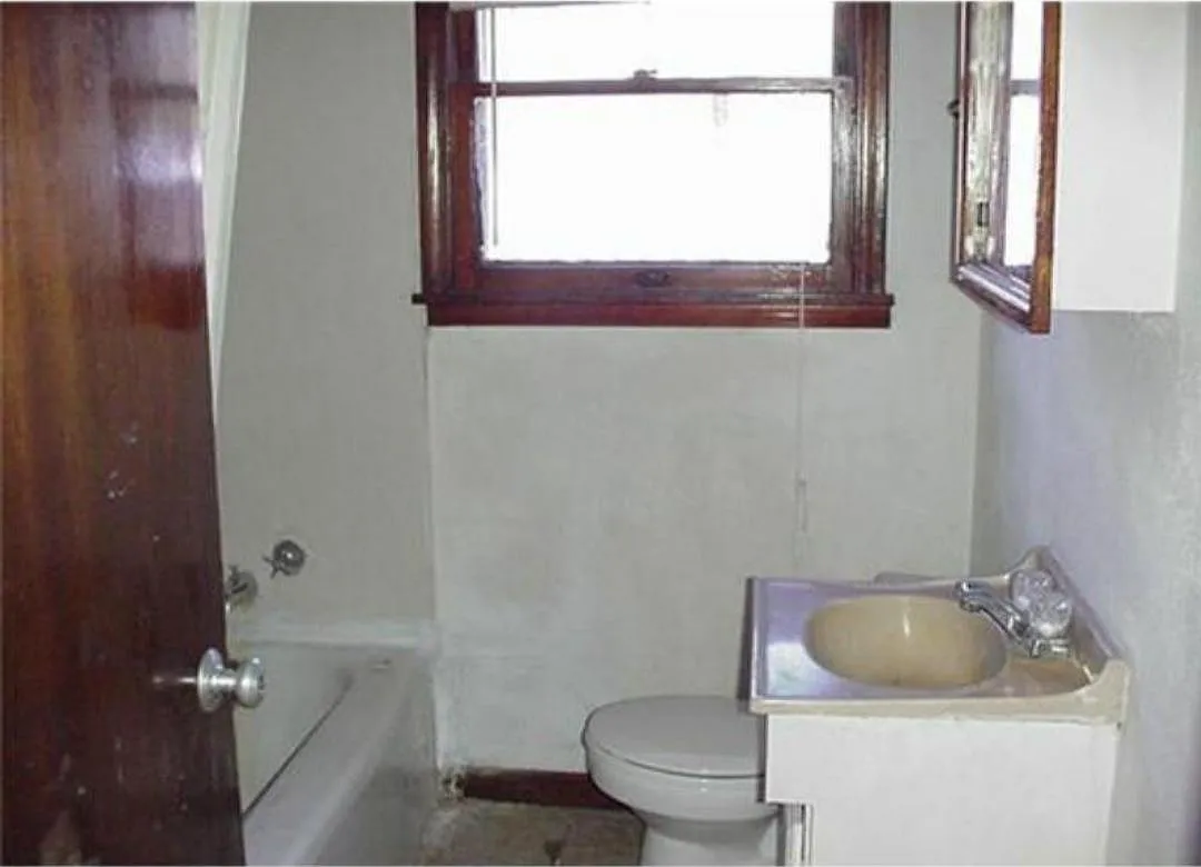 1129 Nancy St — Photo 3