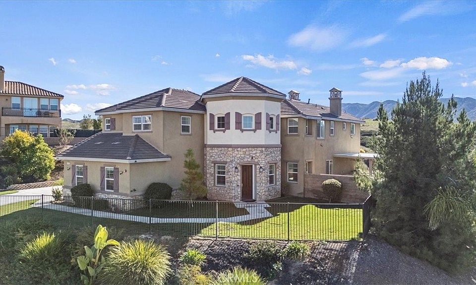 1st image of 3094 Crystal Ridge Ln