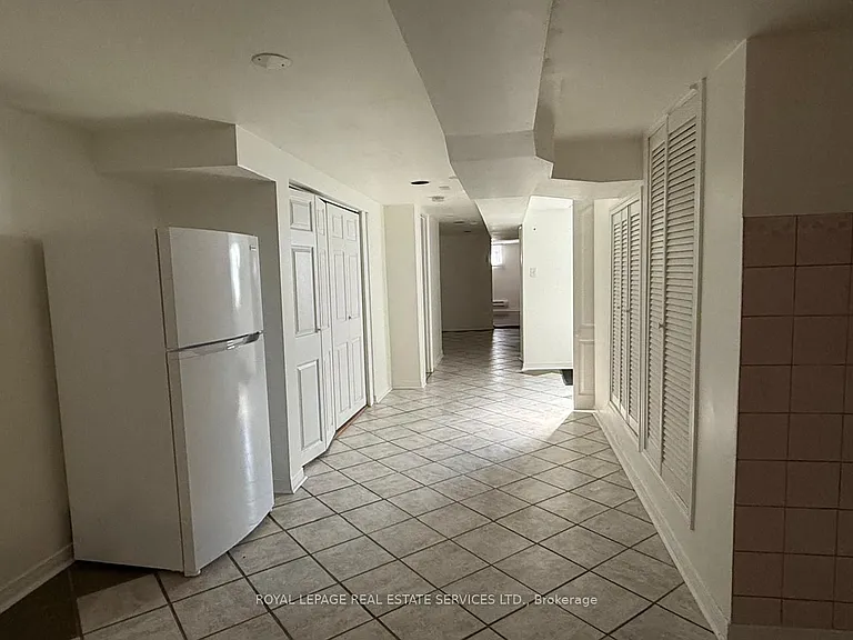 37 Gillespie Ave #BASEMENT — Photo 7