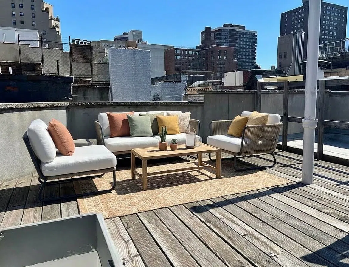 209 East 25th Street — Photo 1