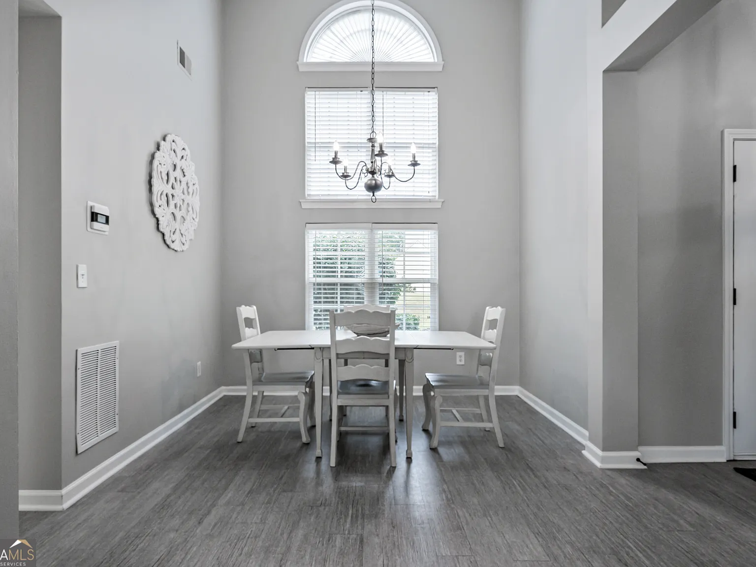 3 bed, 2.0 bath, $4,761 — Photo 3