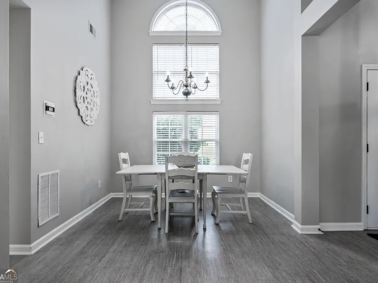 11 Cobblestone Dr NW — Photo 3