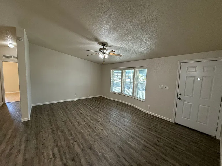 12655 E 46th Dr — Photo 8
