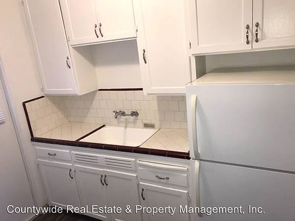 3rd image of 4554 Boundary St