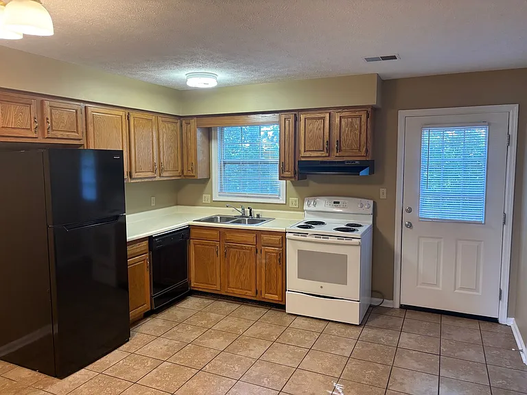 1021 Brandy Ln — Photo 1