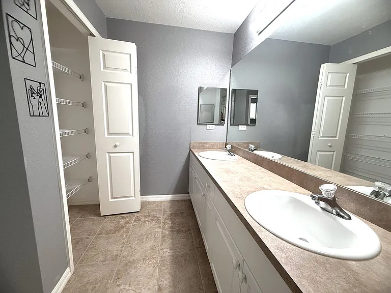 302 NW 2nd Pl — Photo 13