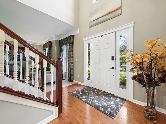 3rd image of 38 Timber Oak Ct