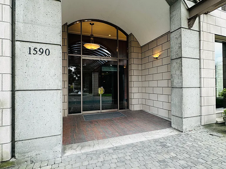 1590 W 8th Ave #1603 — Photo 3