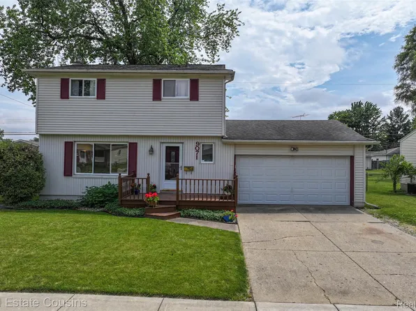 9071 Chesterfield Dr, Swartz Creek, MI 48473
