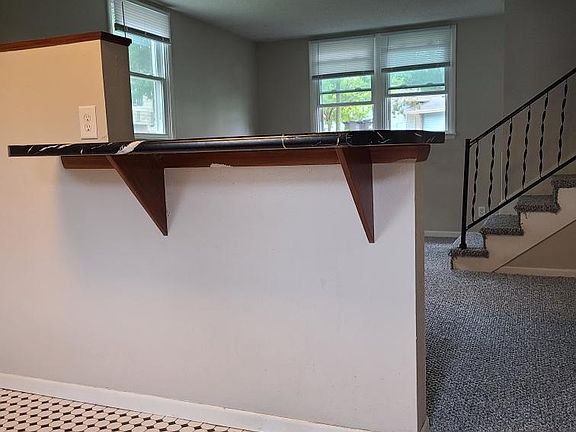 4th image of 3801 Hillcrest Dr