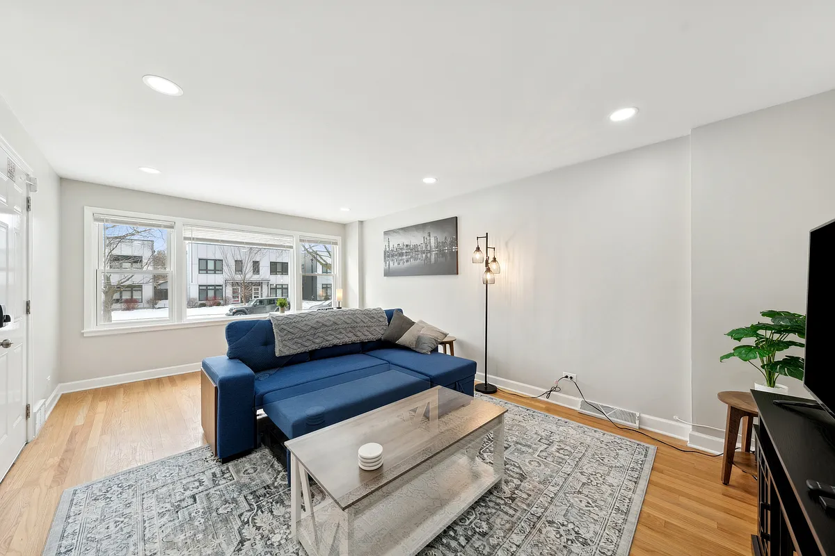 Building Photo - 1111 Pitner Ave #2