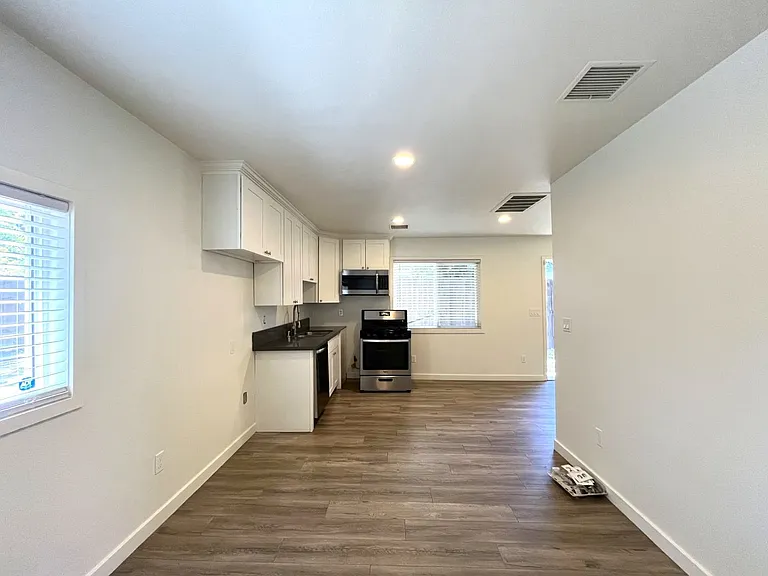 1629 Kendall Dr — Photo 31