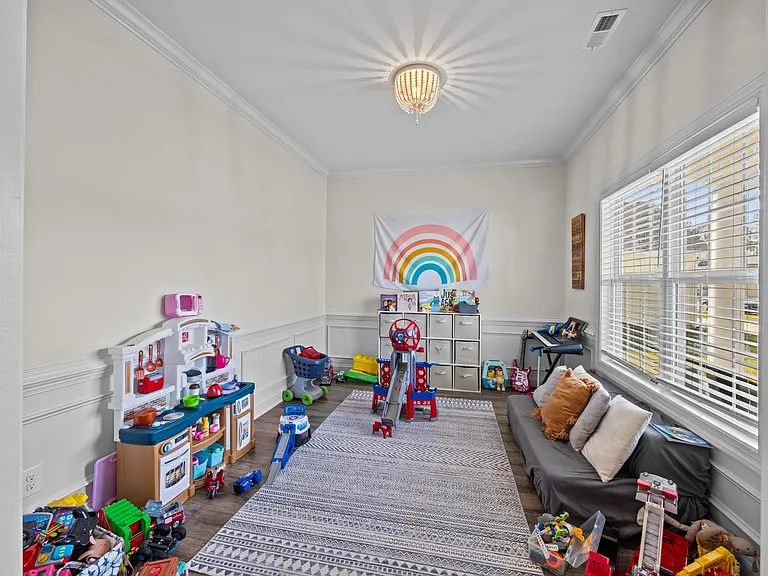 1010 Spot Cir — Photo 36
