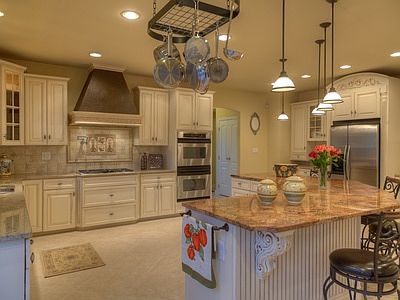 Large Gourmet Kitchen