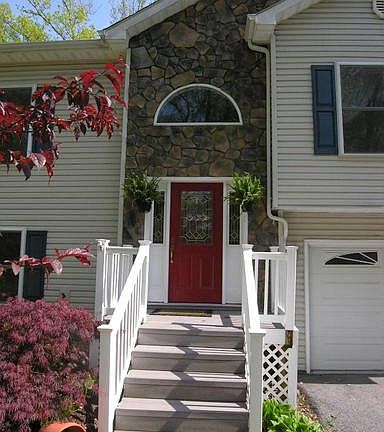 2nd image of 448 Sylvan Ln