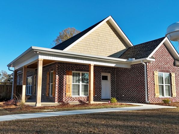 670 N Broad St, Cowarts, AL 36321