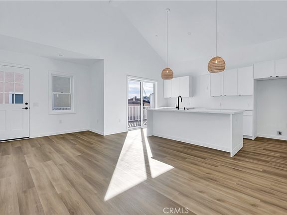 4th image of 228 Arena St #A