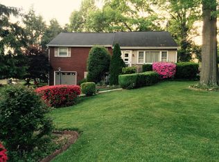 2261 Blossom Valley Rd, Lancaster, PA 17601