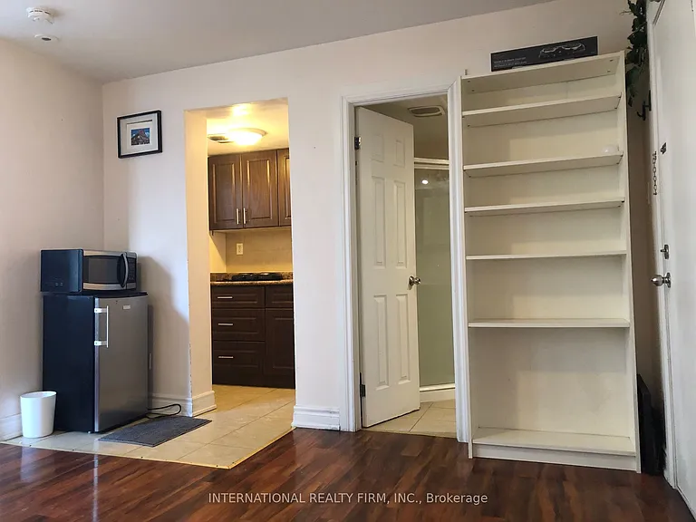 197 Dundas St E #2B — Photo 6