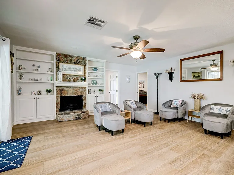 2824 E Palm Cir — Photo 14