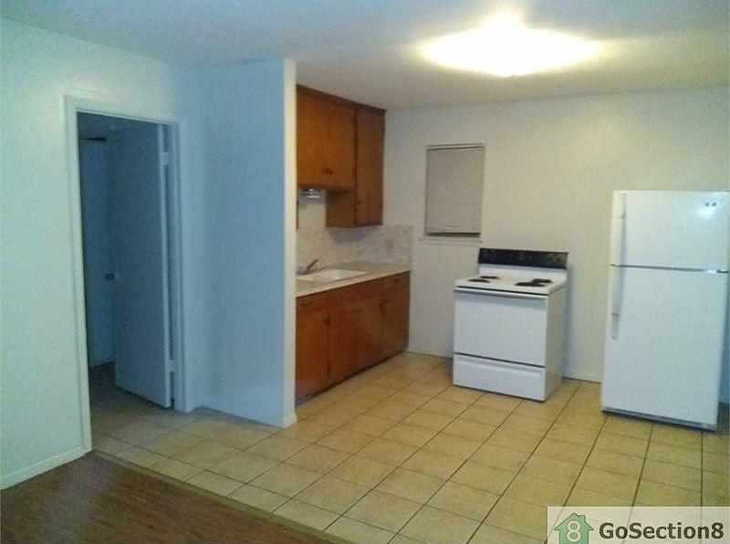 1st image of 4342 Cambridge Dr