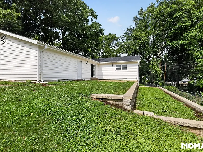 1835 Ardmore Dr — Photo 30