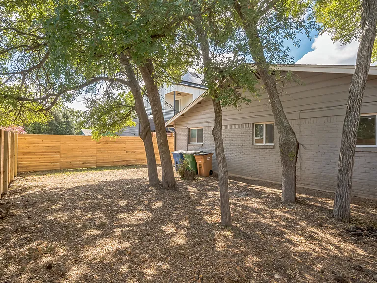 5009 Brighton Rd — Photo 10